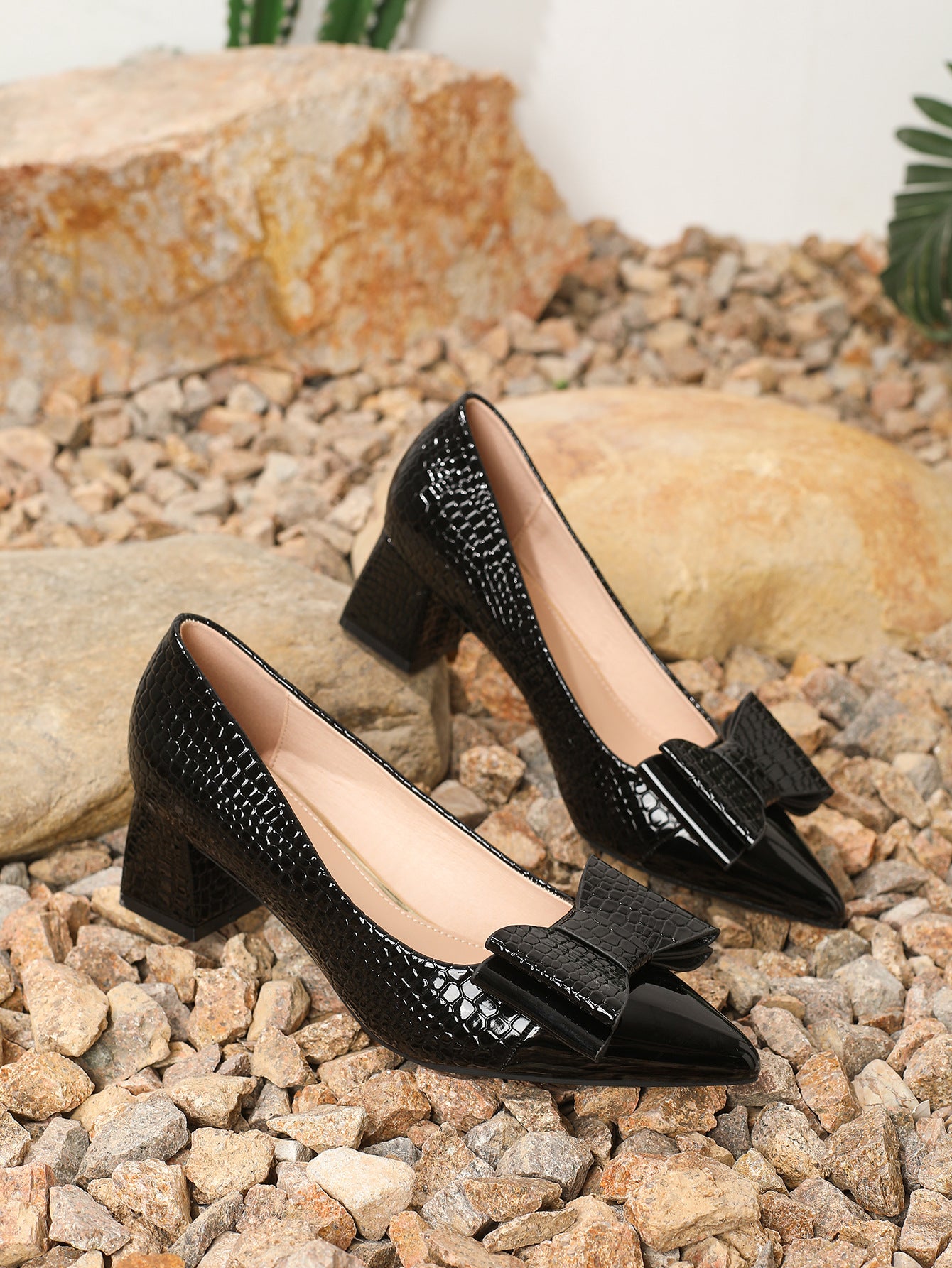 Zapatos Tacón Grueso con Lazo | Punta en Pico Tallas Grandes