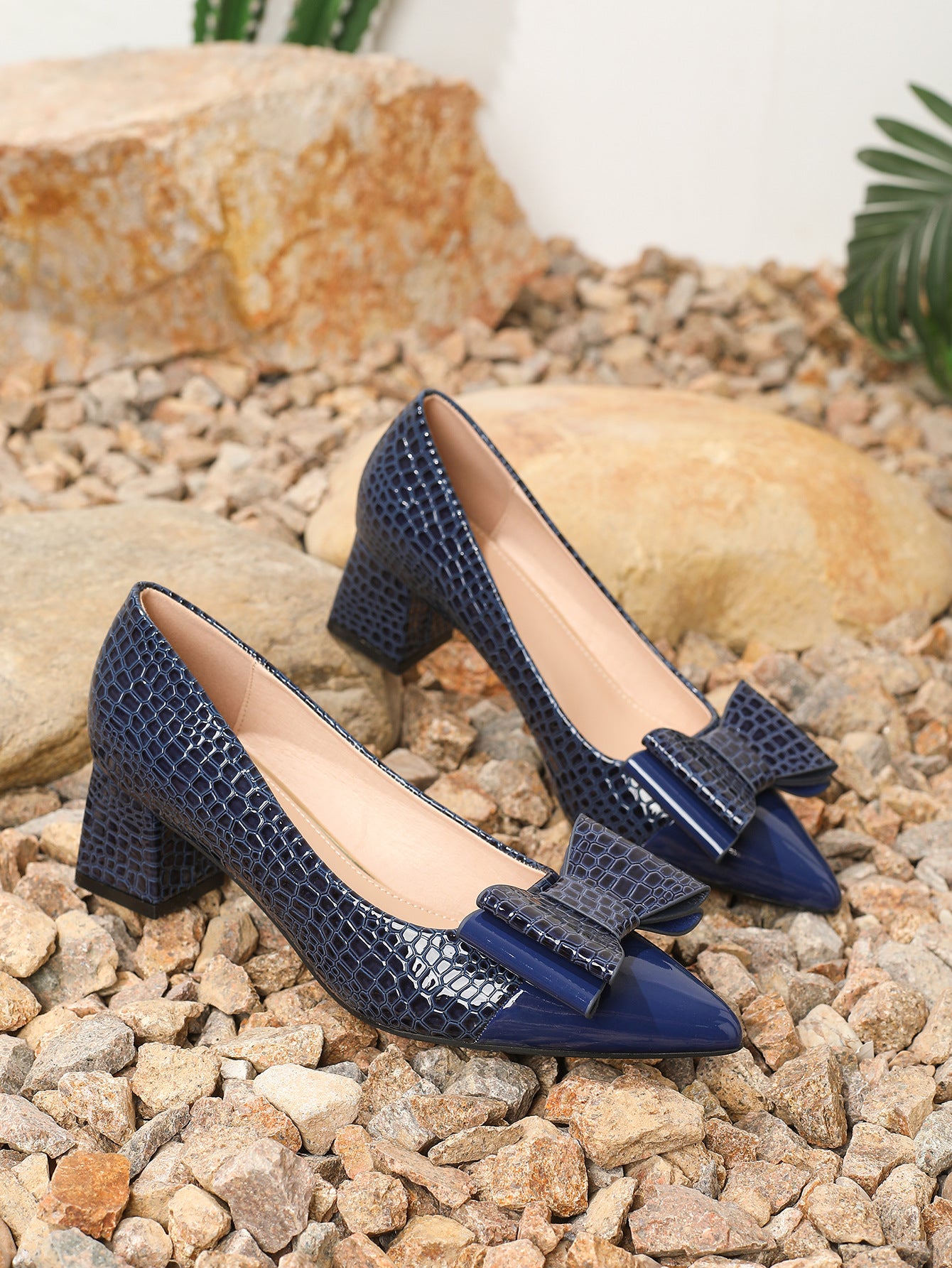 Zapatos Tacón Grueso con Lazo | Punta en Pico Tallas Grandes