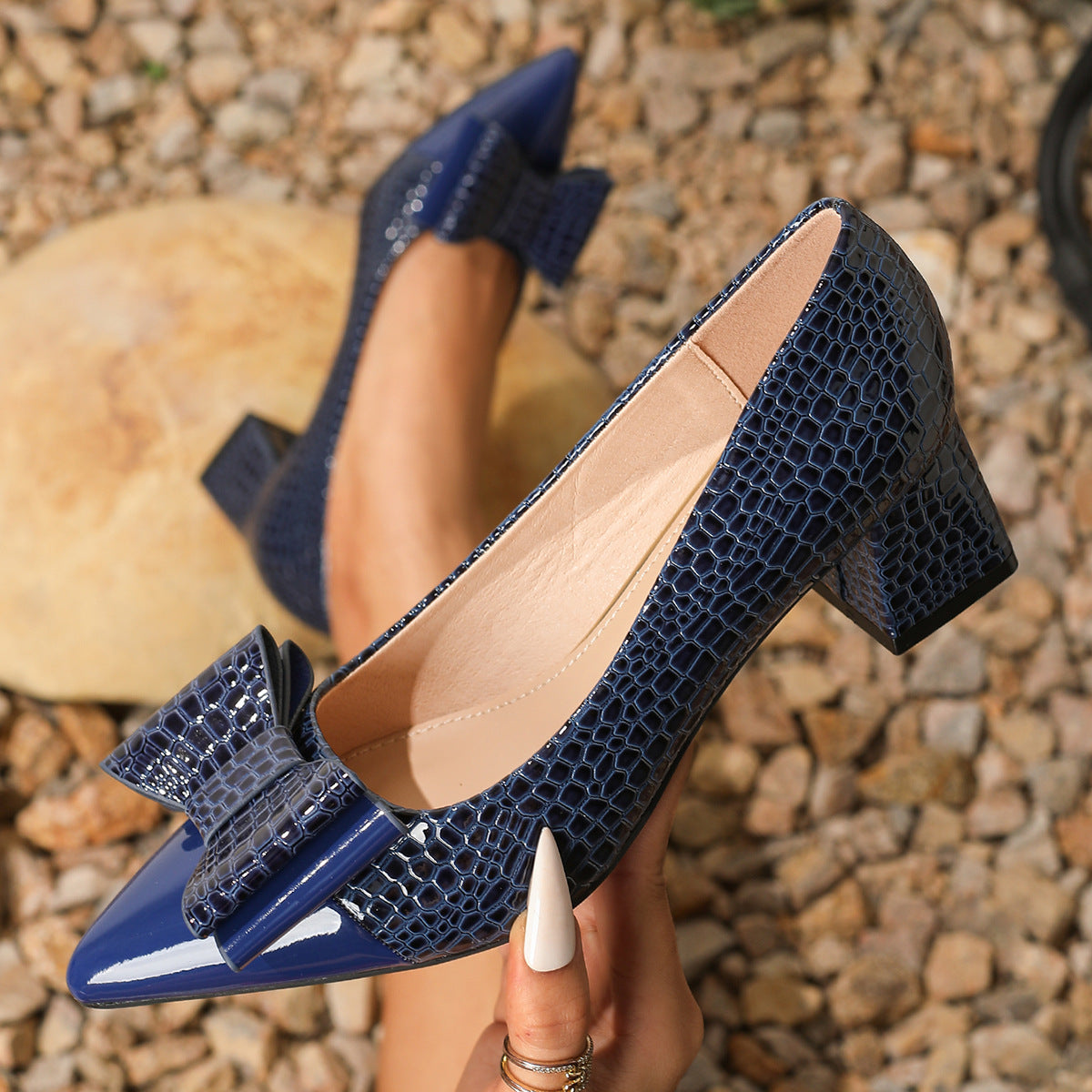 Zapatos Tacón Grueso con Lazo | Punta en Pico Tallas Grandes