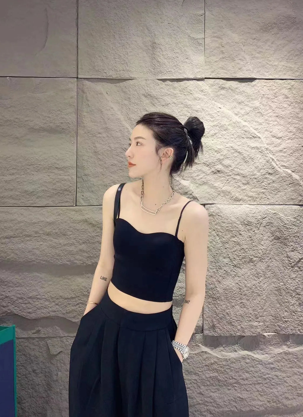 Camiseta sin mangas para Yoga y gimnasio para mujer, Top Popular de punto liso y sin costuras, chaleco con espalda en U y tirantes con almohadilla fija para el pecho, 1 ud.